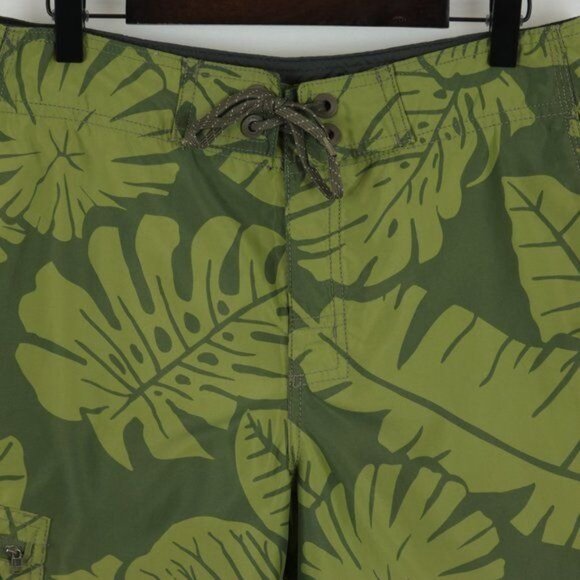 Columbia Omni-Shade Men's Size 30 Green Leaf Quick Dry Board Shorts - Picture 2 of 9